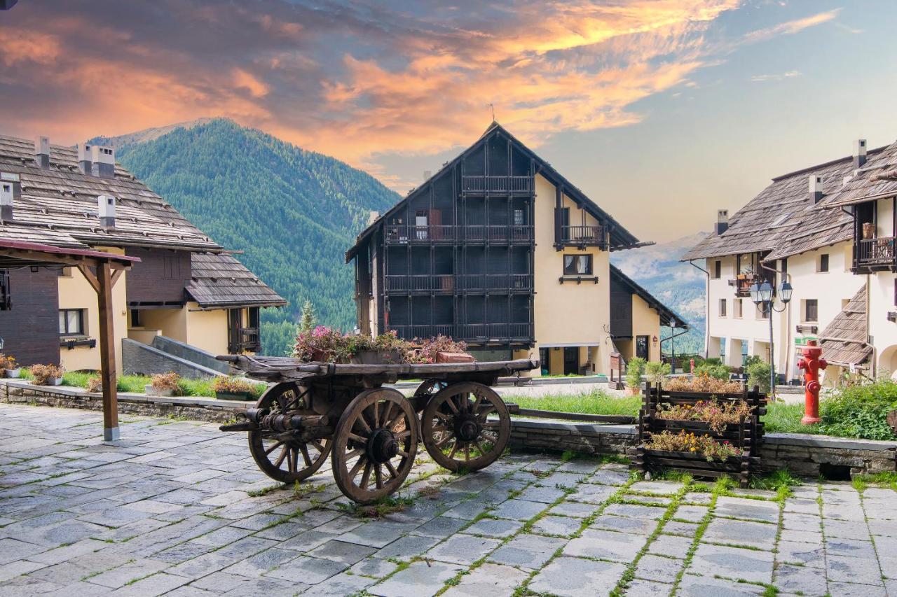 Grange Hike & Ski Sestriere Apartments Экстерьер фото